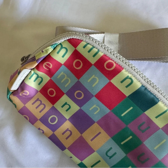 🆕🌈 Lululemon Everywhere Belt Bag - Checkered Multi Vapour - Picture 3 of 7